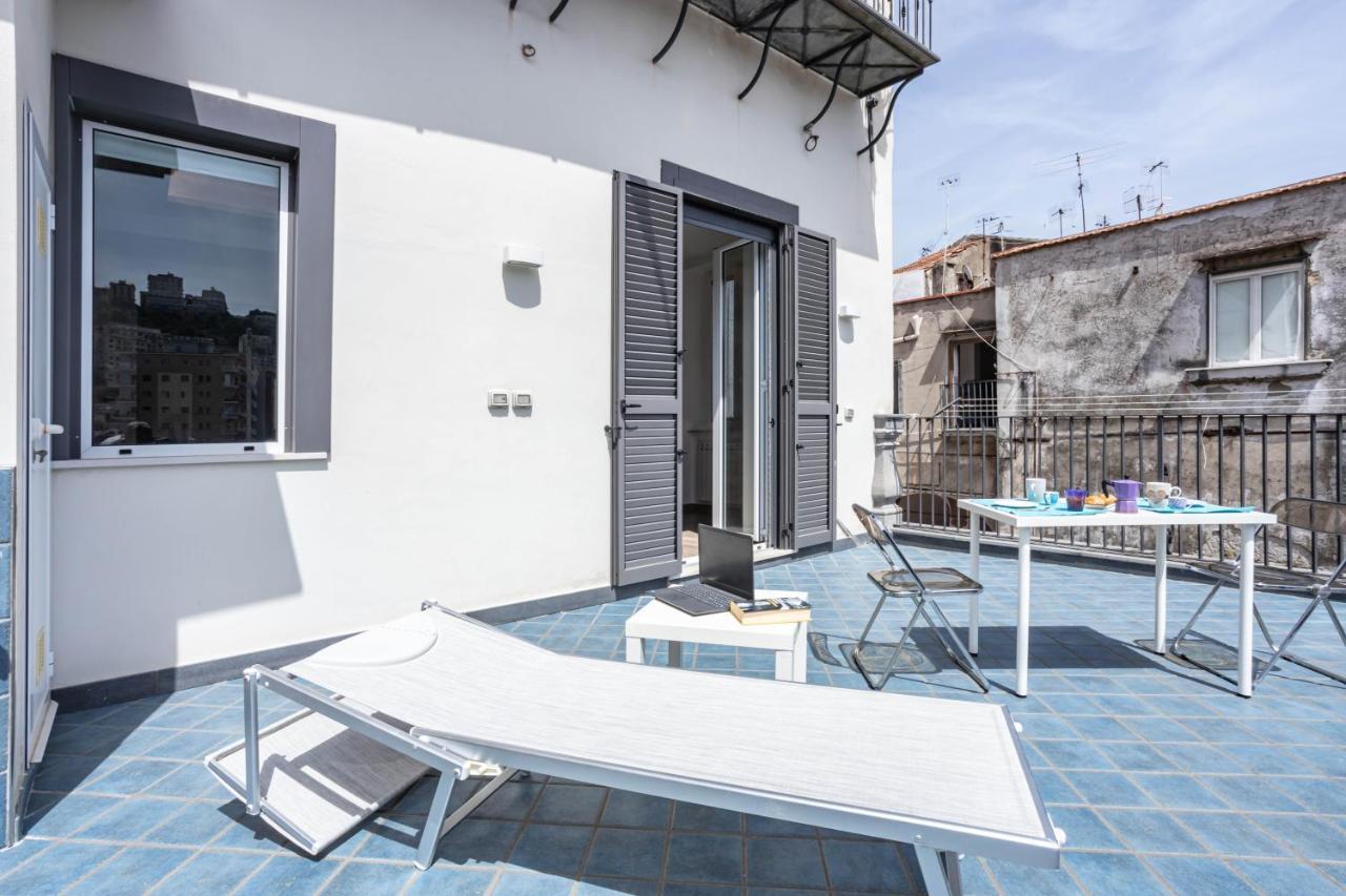 Апартаменты Hostly - Tarsia 50-Beautiful Terrace On Неаполь Экстерьер фото